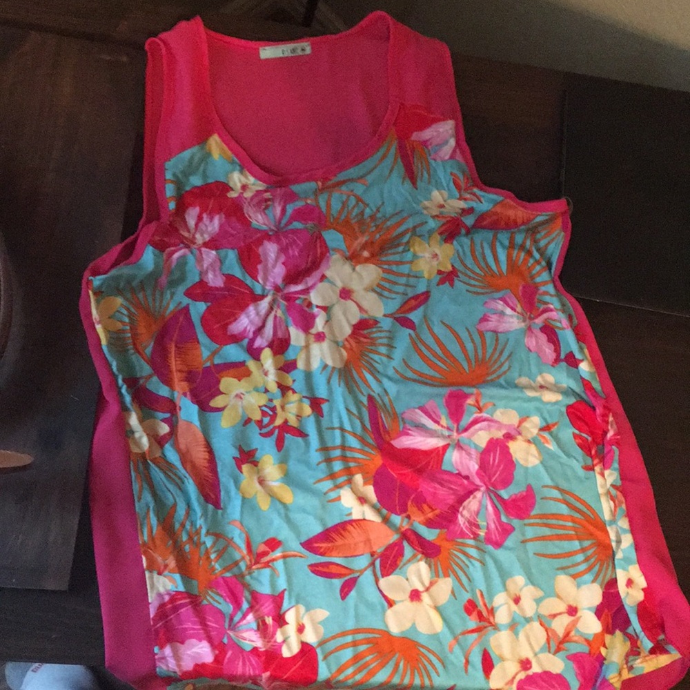 Boutique tank never worn